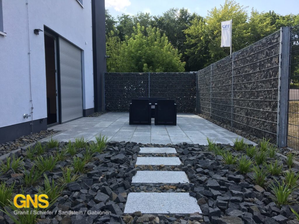 1_Granitplatten-einfahrt-terrassenplatten-grau-hellgrau-006